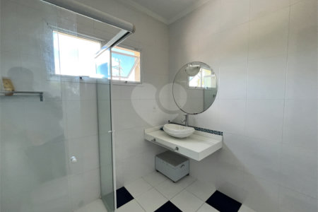 Casa à venda com 5 quartos, sendo 3 suítes,  no condomínio Village Saint Charbel, Araçoiaba da Serra - SP