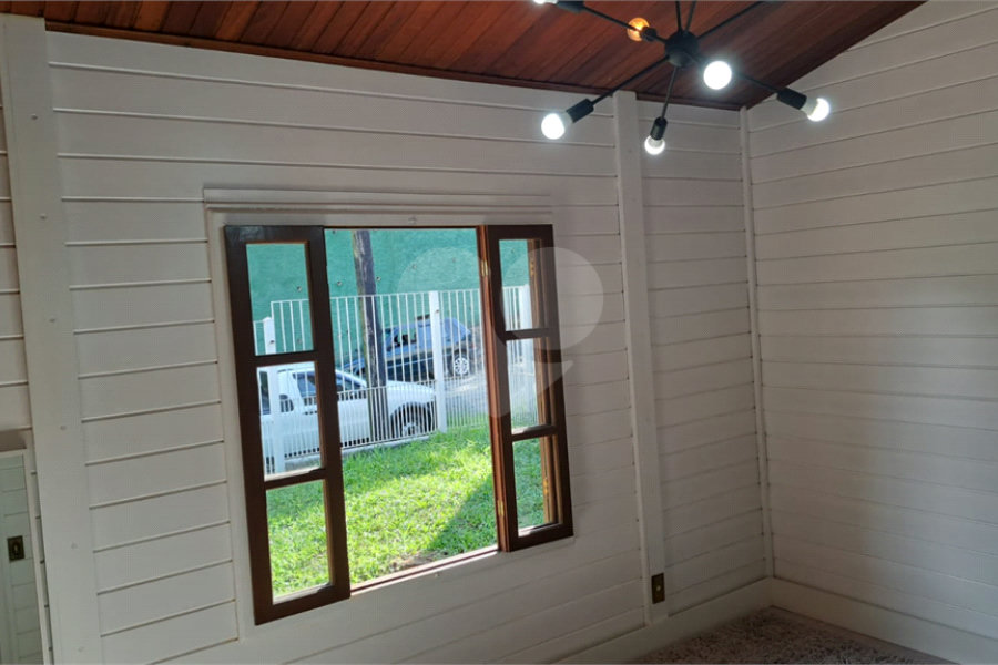Casa à venda com 3 quartos, sendo 1 suíte, no condomínio Alpes da Cantareira, Mairiporã - SP