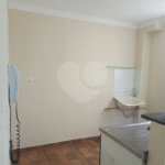Apartamento no térreo, localizado no Condomínio Residencial Monte Everest