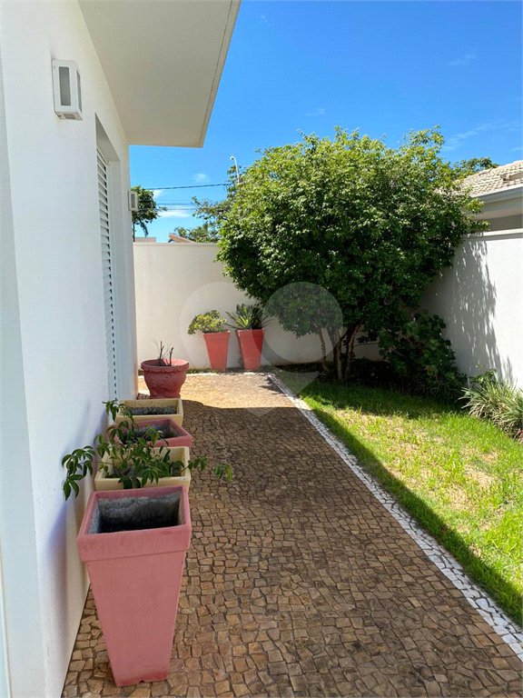 Casa à Venda de 4 dormitórios suítes em São Carlos, no Condomínio Damha I
