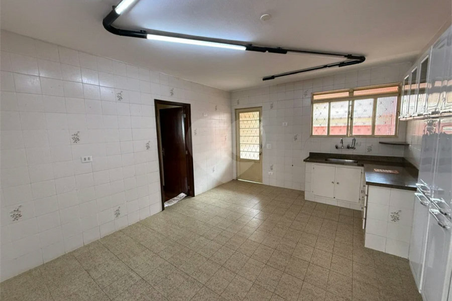 Excelente Casa de Esquina na Vila Monteiro – Oportunidade para Moradia ou Comércio