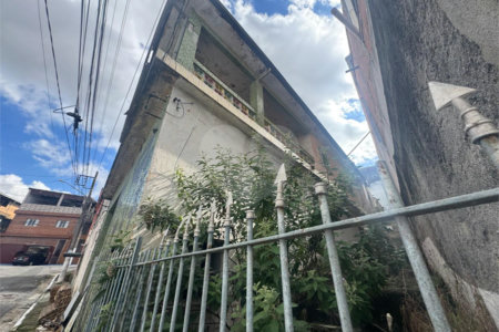 Sobrado à venda com 7 quartos em Cidade Continental, São Paulo, SP