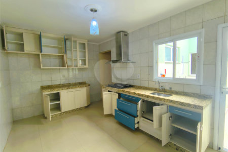 Sobrado à venda com 3 quartos, sendo 1 suíte,  em Jardim Alice, Indaiatuba, SP