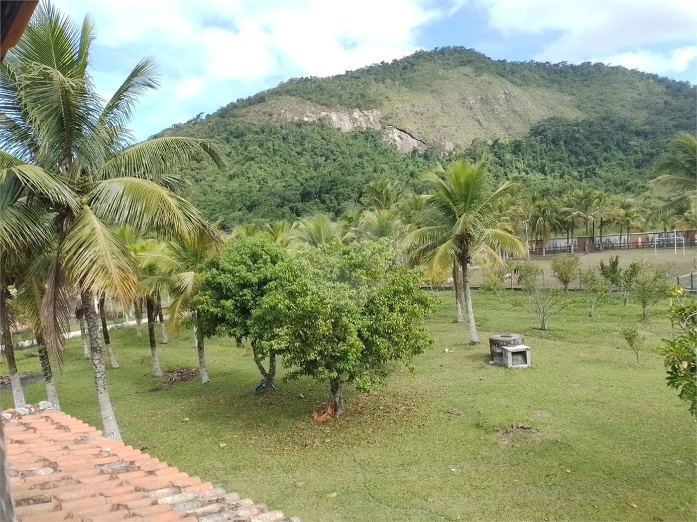 Sítio à venda com 4 quartos, sendo 3 suítes, em Caxito, Maricá, RJ