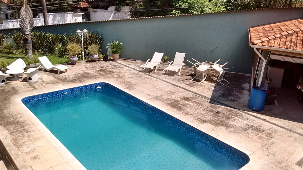 Casa à venda com 5 quartos, sendo 2 suítes, em Horto Florestal, São Paulo, SP