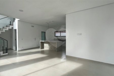 Casa à venda com 3 suítes no condomínio Village Itaguaçu, Atibaia - SP