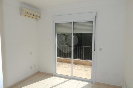 Casa à venda com 3 suítes no condomínio Recanto dos Paturis, Vinhedo - SP