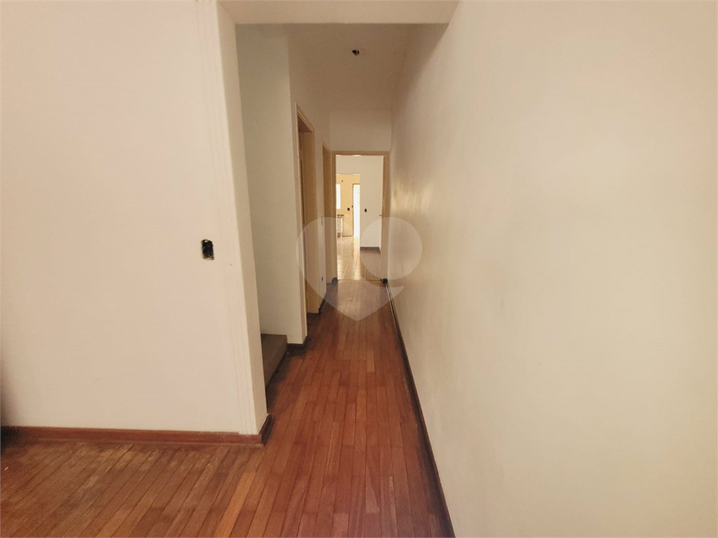 Casa à venda com 3 quartos, sendo 1 suíte, em Parque Maria Domitila, São Paulo, SP