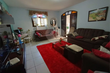 Chácara à venda com 7 quartos, sendo 1 suíte, no Centro (mailasqui), São Roque, SP