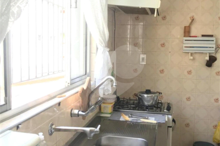 Sobrado à venda com 10 quartos, sendo 2 suítes, em Pirituba, São Paulo, SP