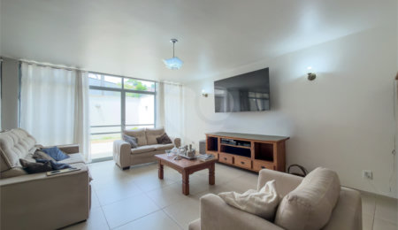 Casa de Vila à venda com 3 quartos, sendo 1 suíte, em Indianópolis, São Paulo, SP
