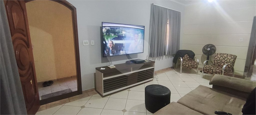 Casa à venda com 4 quartos, sendo 3 suítes, em Jardim Vila Galvão, Guarulhos, SP