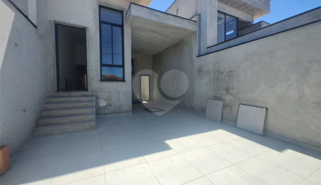 Casa Térrea à venda com 3 suítes em Jardim do Lago, Atibaia, SP