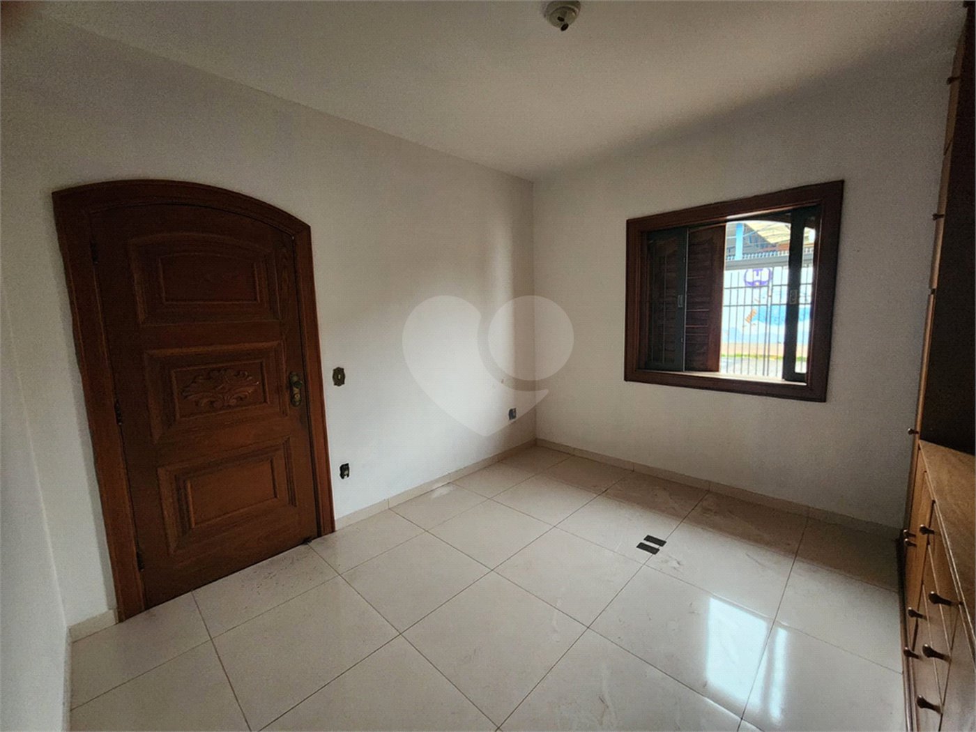 Sobrado à venda ou para alugar com 4 quartos, sendo 2 suítes, no Centro, Araraquara, SP