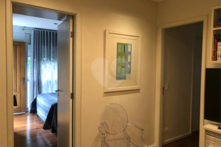 Apartamento à venda com 4 quartos, sendo 3 suítes, em Alto da Boa Vista, São Paulo, SP