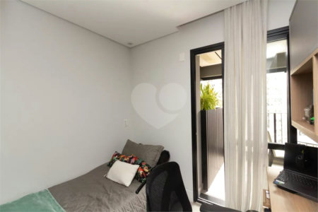 Apartamento à venda com 3 quartos, sendo 1 suíte,  em Vila Olímpia, São Paulo, SP