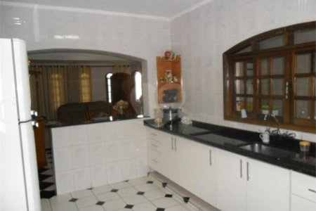 Casa à venda com 3 quartos, sendo 1 suíte, em Jardim Santa Helena, Poá, SP