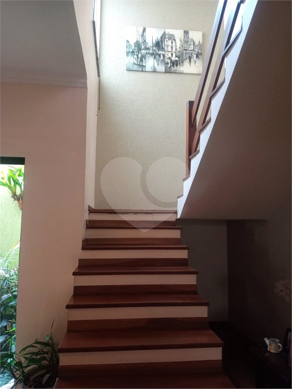 Sobrado à venda com 3 quartos, sendo 1 suíte, no Centro, Biritiba-mirim, SP