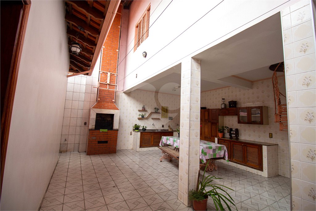 Sobrado à venda com 5 quartos, sendo 1 suíte,  em Jardim Villaça, São Roque, SP