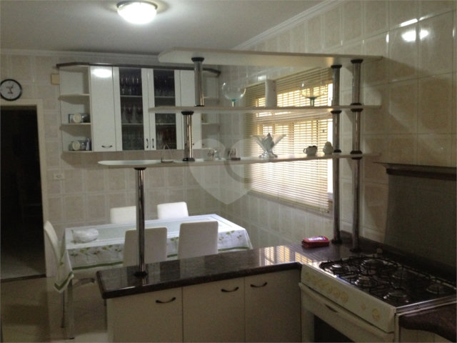 Sobrado à venda com 3 quartos, sendo 1 suíte,  em Jardim Santa Clara, Guarulhos, SP