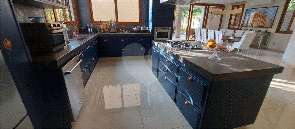 Casa à venda com 5 quartos, sendo 4 suítes, no condomínio Portal dos Oitis, Araraquara - SP