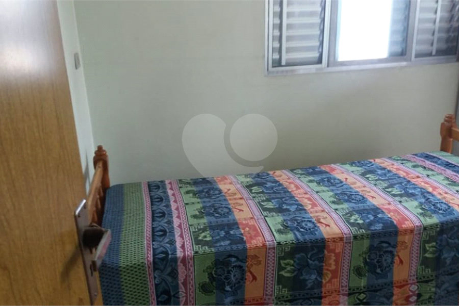 Sobrado à venda com 4 quartos em Jardim Guairaca, São Paulo, SP