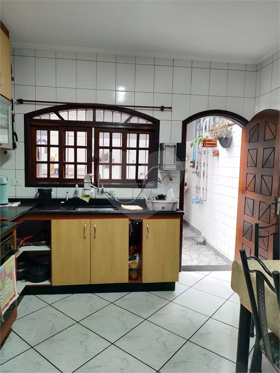 Casa à venda com 4 quartos, sendo 1 suíte, em Jardim Leila, Guarulhos, SP