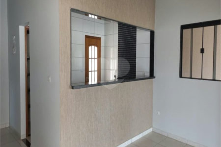 Casa à venda com 3 quartos, sendo 1 suíte, em Ipê, Três Lagoas, MS