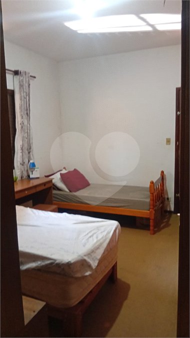 Casa à venda ou para alugar com 7 quartos, sendo 1 suíte,  em Vila Mogilar, Mogi das Cruzes, SP