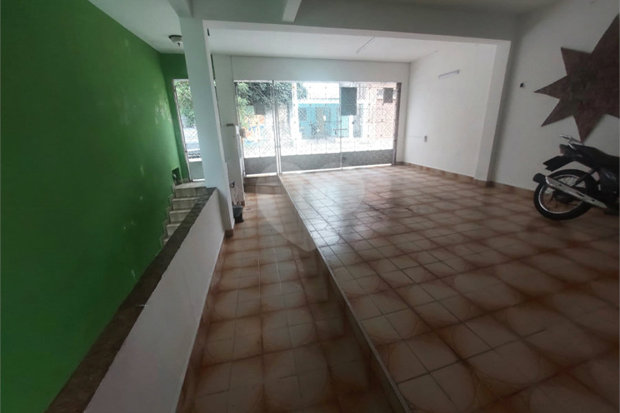 Sobrado à venda com 6 quartos em Parque Edu Chaves, São Paulo, SP