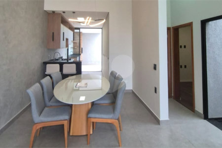 Casa à venda com 3 quartos, sendo 1 suíte, no condomínio Horto Florestal Villagio, Sorocaba - SP