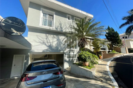 Casa à venda com 4 suítes no condomínio Fechado, São Paulo - SP