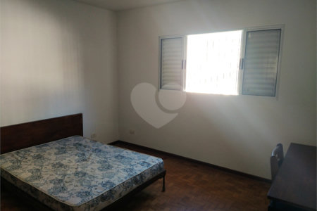 Sobrado à venda com 3 quartos em Chora Menino, São Paulo, SP