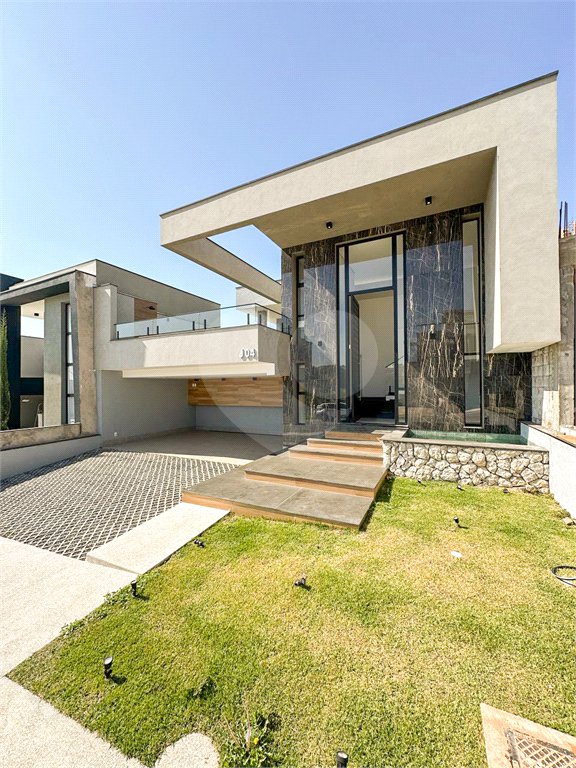 Casa à venda com 3 quartos, sendo 1 suíte, no condomínio Residencial Mont'alcino, Valinhos - SP