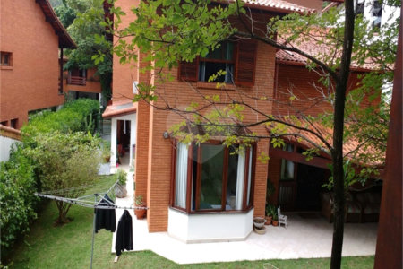 Casa à venda com 4 quartos, sendo 2 suítes,  no condomínio Ypê Branco I, São Paulo - SP
