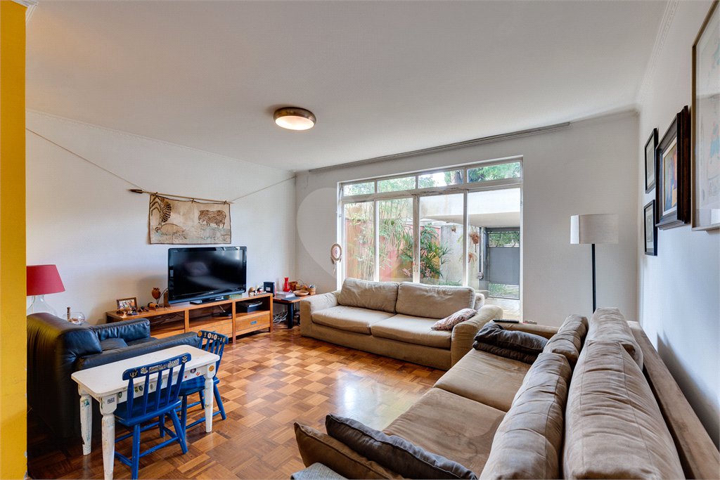 Casa de Vila à venda com 3 quartos, sendo 1 suíte, em Alto da Boa Vista, São Paulo, SP