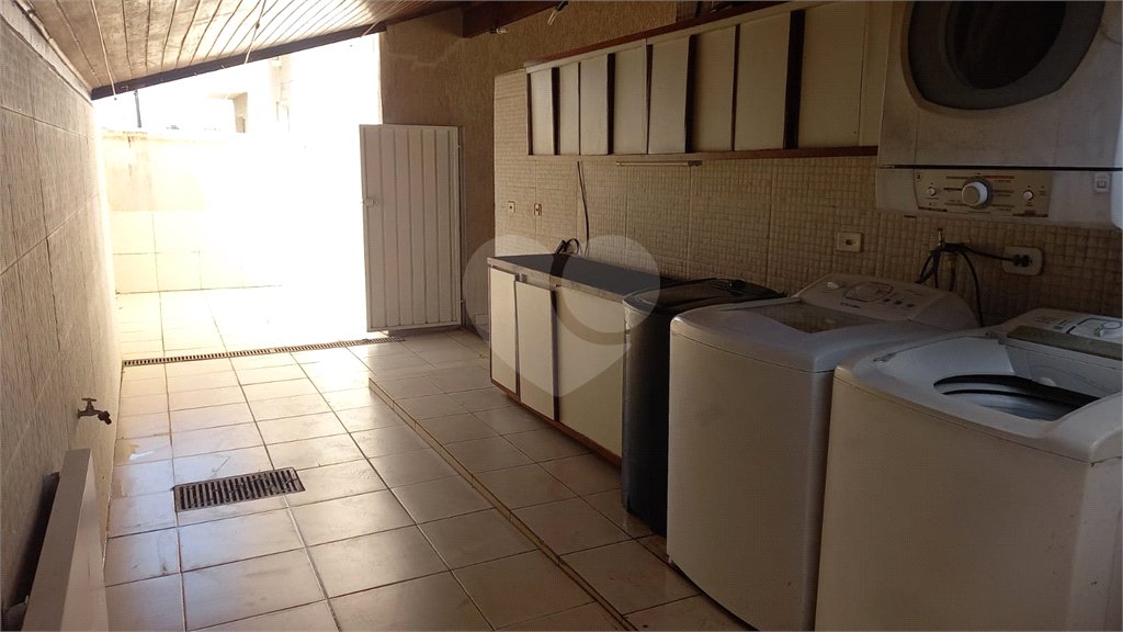 Casa à venda com 3 quartos, sendo 2 suítes, em Jardim Imperial Hills III, Arujá, SP
