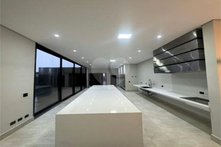 Casa à venda com 4 quartos, sendo 3 suítes,  no condomínio Alphaville Castelo, Itu - SP