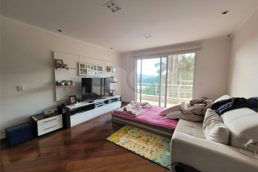 Casa à venda com 3 suítes no condomínio Alpes da Cantareira, Mairiporã - SP
