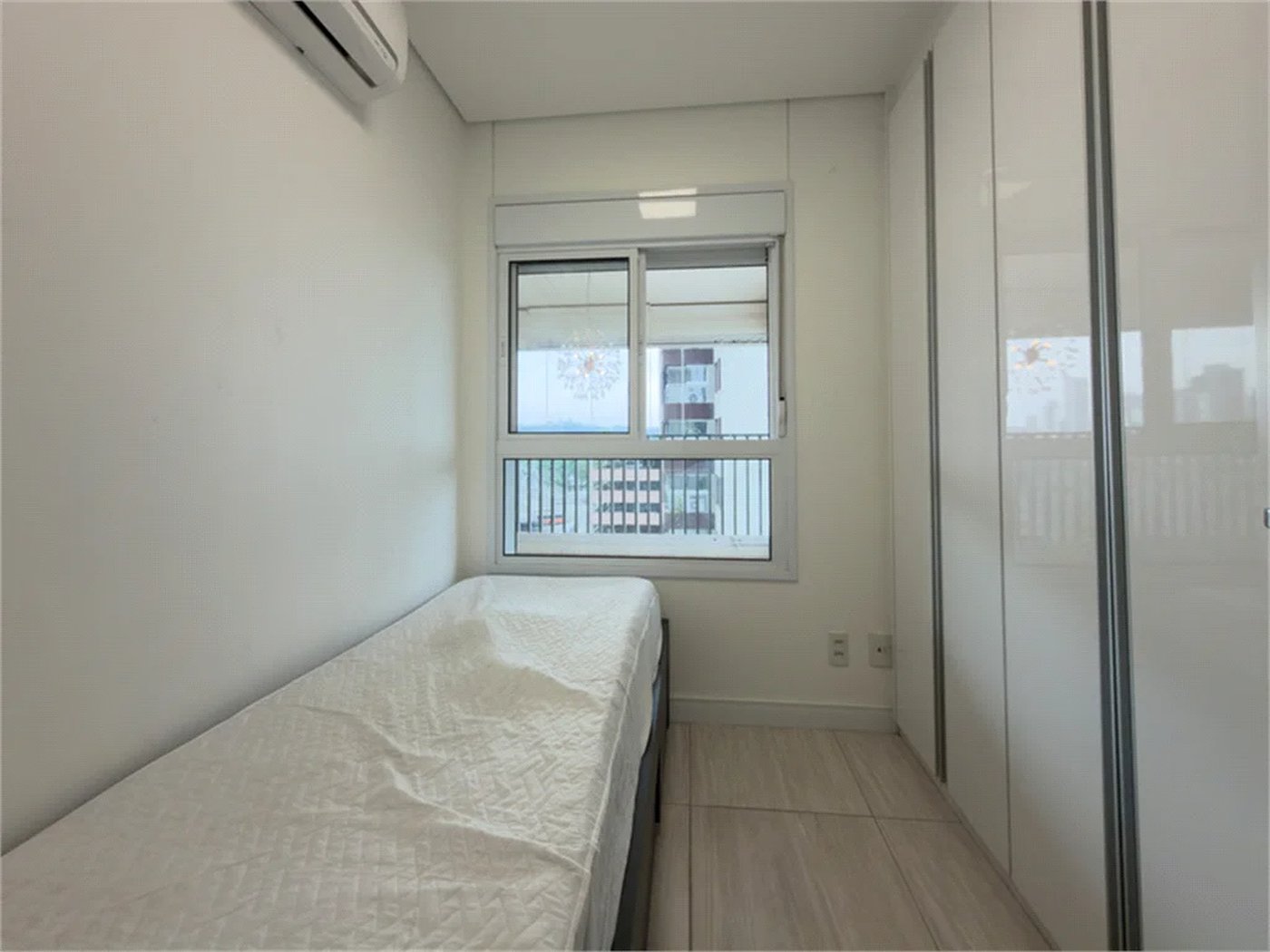 Apartamento à venda com 4 quartos, sendo 2 suítes, em Pinheiros, São Paulo, SP