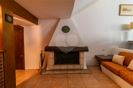 Casa de Vila à venda com 4 quartos, sendo 2 suítes, em Alto da Boa Vista, São Paulo, SP