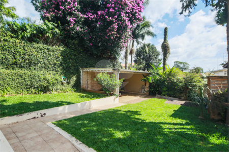 Casa à venda com 4 quartos, sendo 1 suíte,  em Interlagos, São Paulo, SP