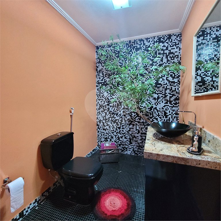 Sobrado à venda com 4 suítes em Rancho Grande, Mairiporã, SP