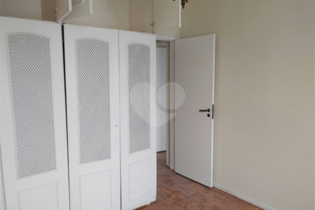Apartamento à venda com 3 quartos, sendo 1 suíte, em Vila Mariana, São Paulo, SP