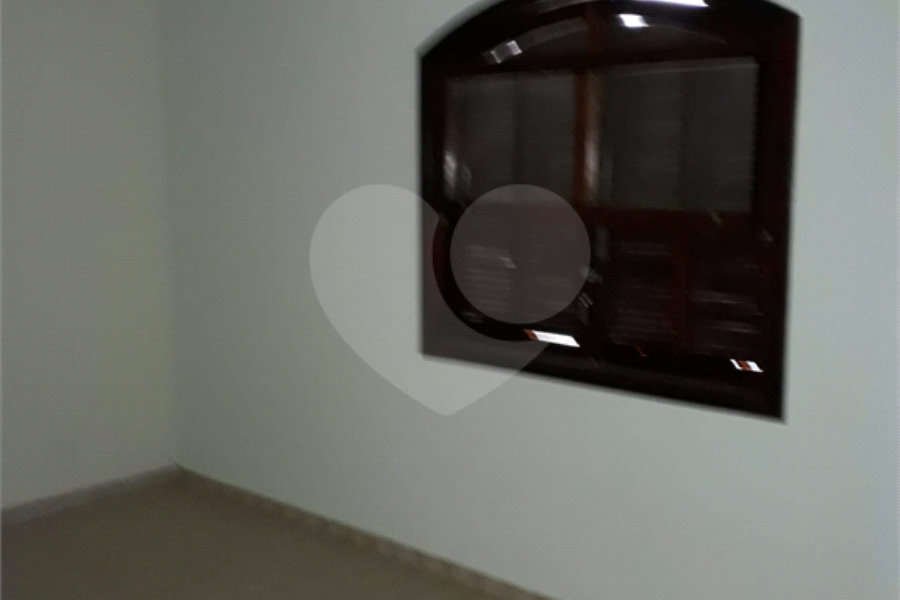 Sobrado à venda com 3 quartos em Tremembé, São Paulo, SP