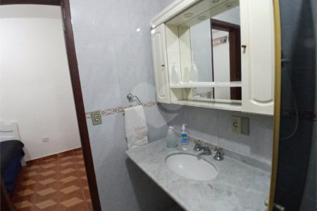 Casa Térrea à venda ou para alugar com 4 quartos, sendo 1 suíte, em Jardim Aeroporto, São Paulo, SP