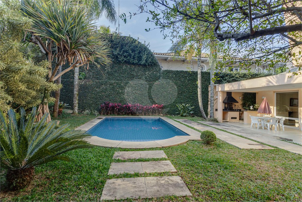 Casa à venda com 4 quartos, sendo 2 suítes, em Chácara Monte Alegre, São Paulo, SP