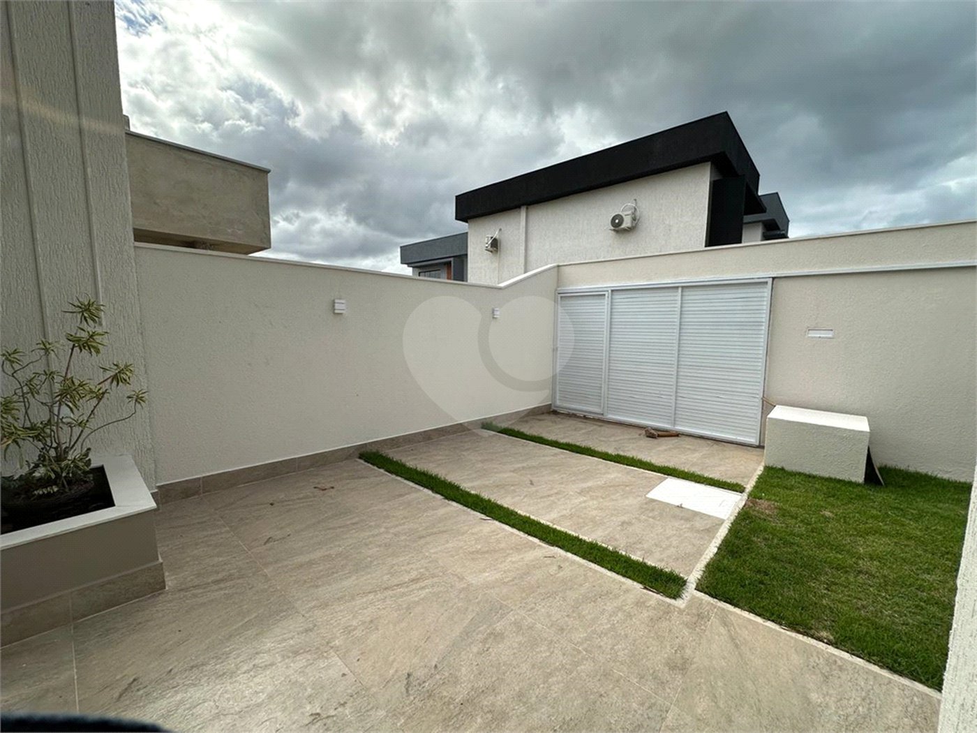 Casa à venda com 2 quartos, sendo 1 suíte, em Guriri, Cabo Frio, RJ