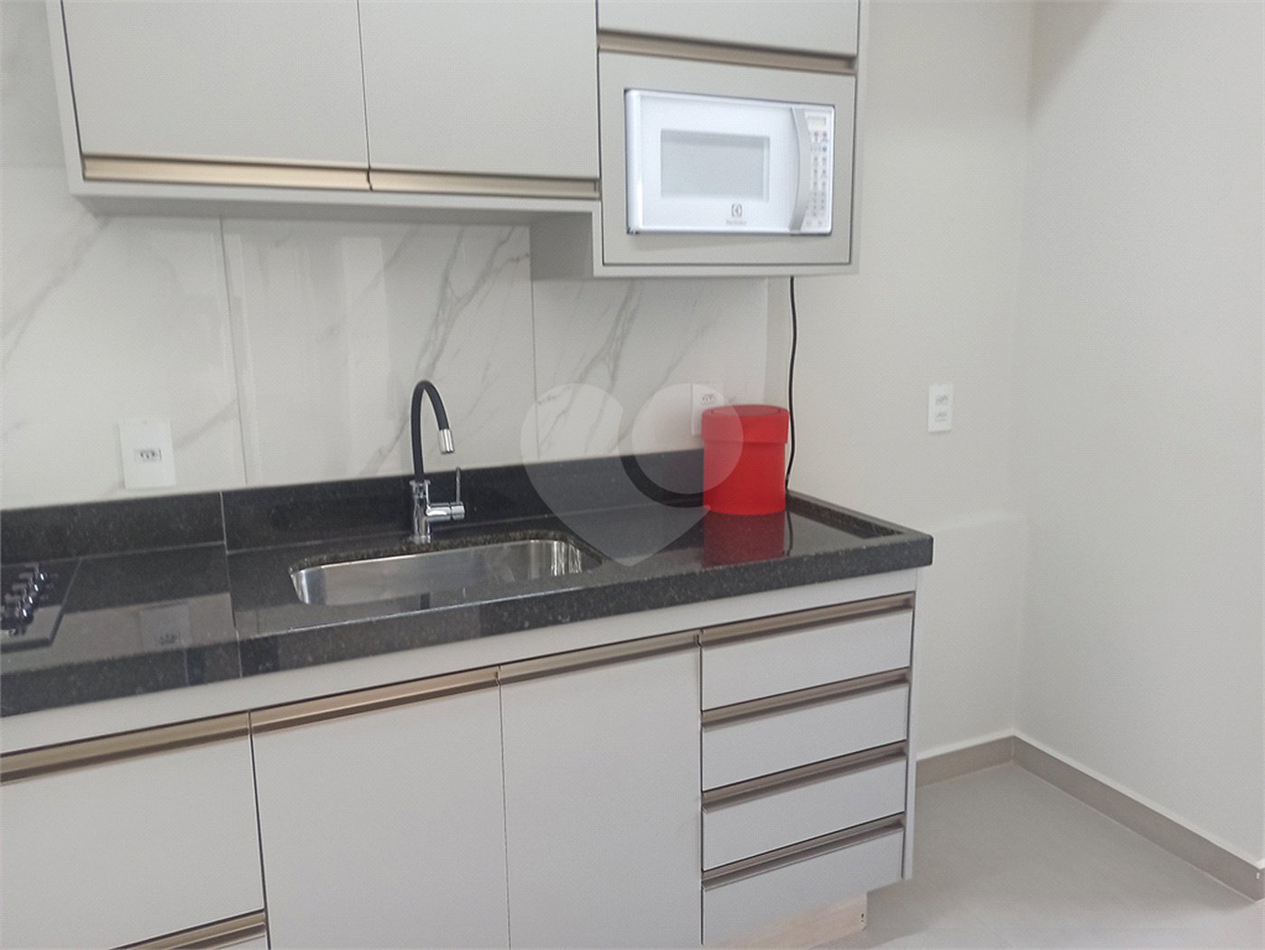 Apartamento para alugar com 2 quartos, sendo 1 suíte, em Vila Vomero, Atibaia, SP