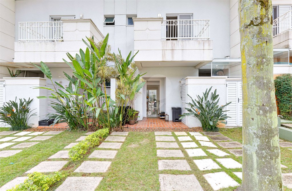 Casa à venda com 3 quartos, sendo 1 suíte, no condomínio Magnólia Gardens, São Paulo - SP